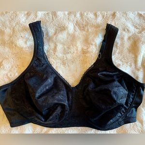 Delimira Plus Size Black Bra Size 42D Wireless with light lining. Like New